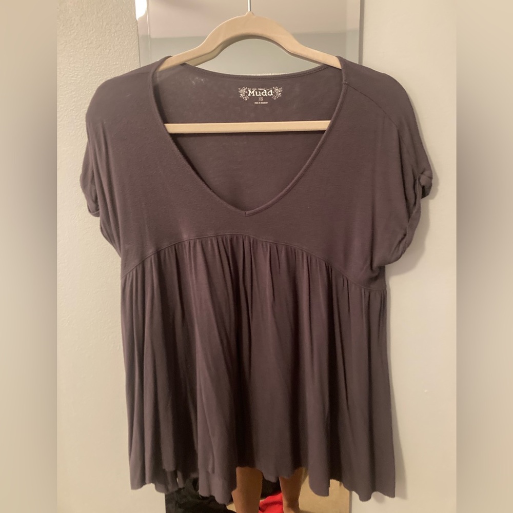 MUDD Flowy Gray Short Sleeve top